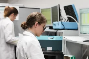 Women working in lab