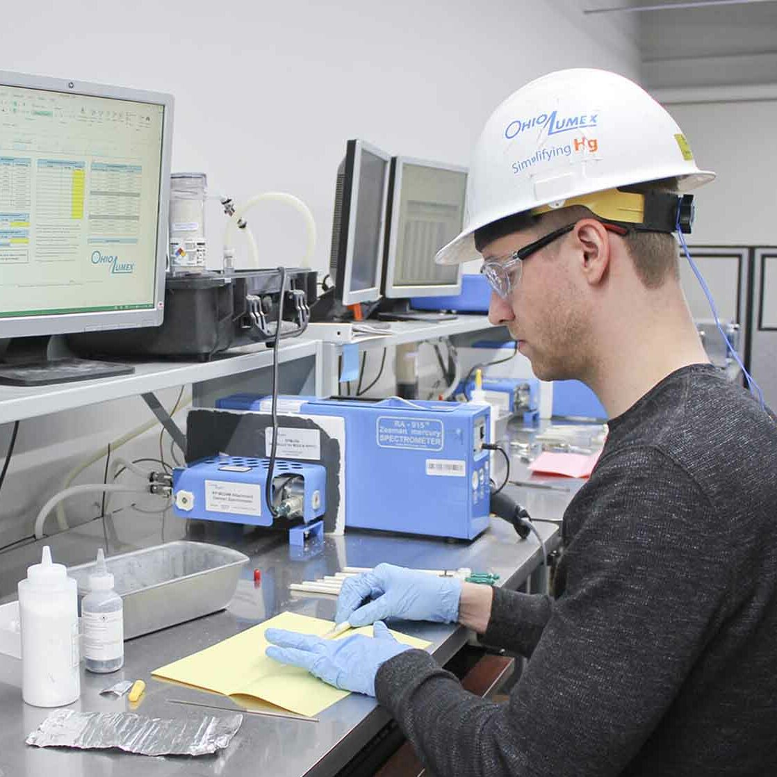 Man testing sorbent traps